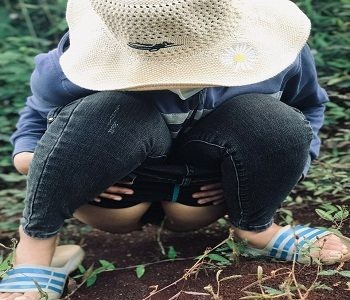 Em gái Tây Nguyến có sở thích khoe bướm
