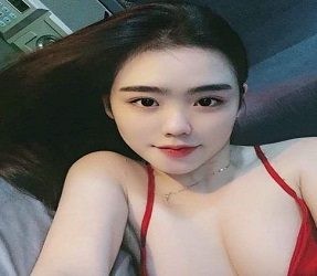 Em học sinh học cấp 2 vào nhà vệ sinh bú cu